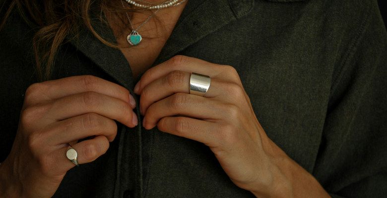 Какие украшения подарить невестке на День Святого Валентина 2026?