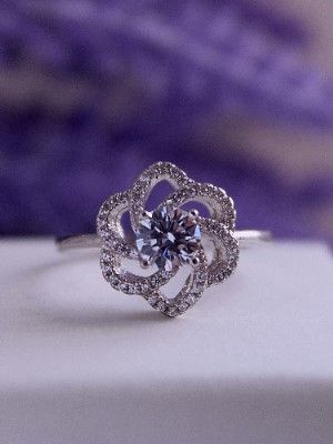 Какие украшения подарить любимой тете на 8 Марта