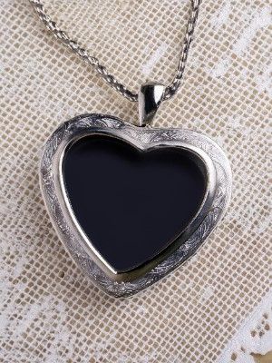 Какие украшения подарить любимому парню на День Святого Валентина