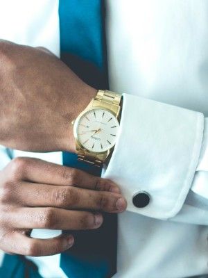 Какие украшения подарить свекру на 23 Февраля