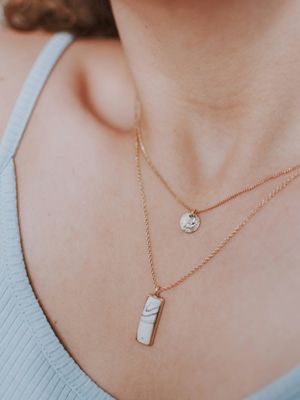 Какие украшения подарить лучшей подружке на 8 Марта 