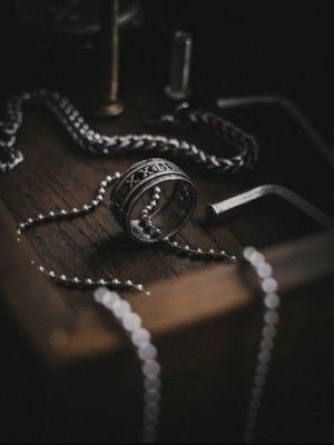 Какие украшения подарить зятю на 23 Февраля