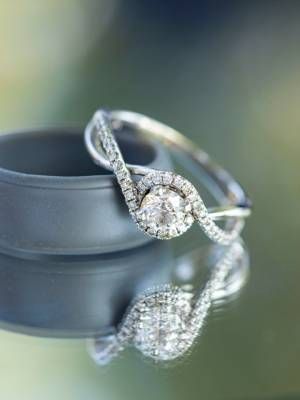 Почему бриллиант круглой формы обычно дороже