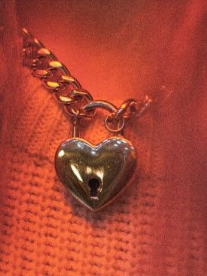 Какие украшения подарить любимому парню на День Святого Валентина