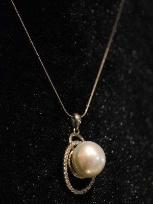 Почему жемчуг нельзя хранить в шкатулке с другими украшениями