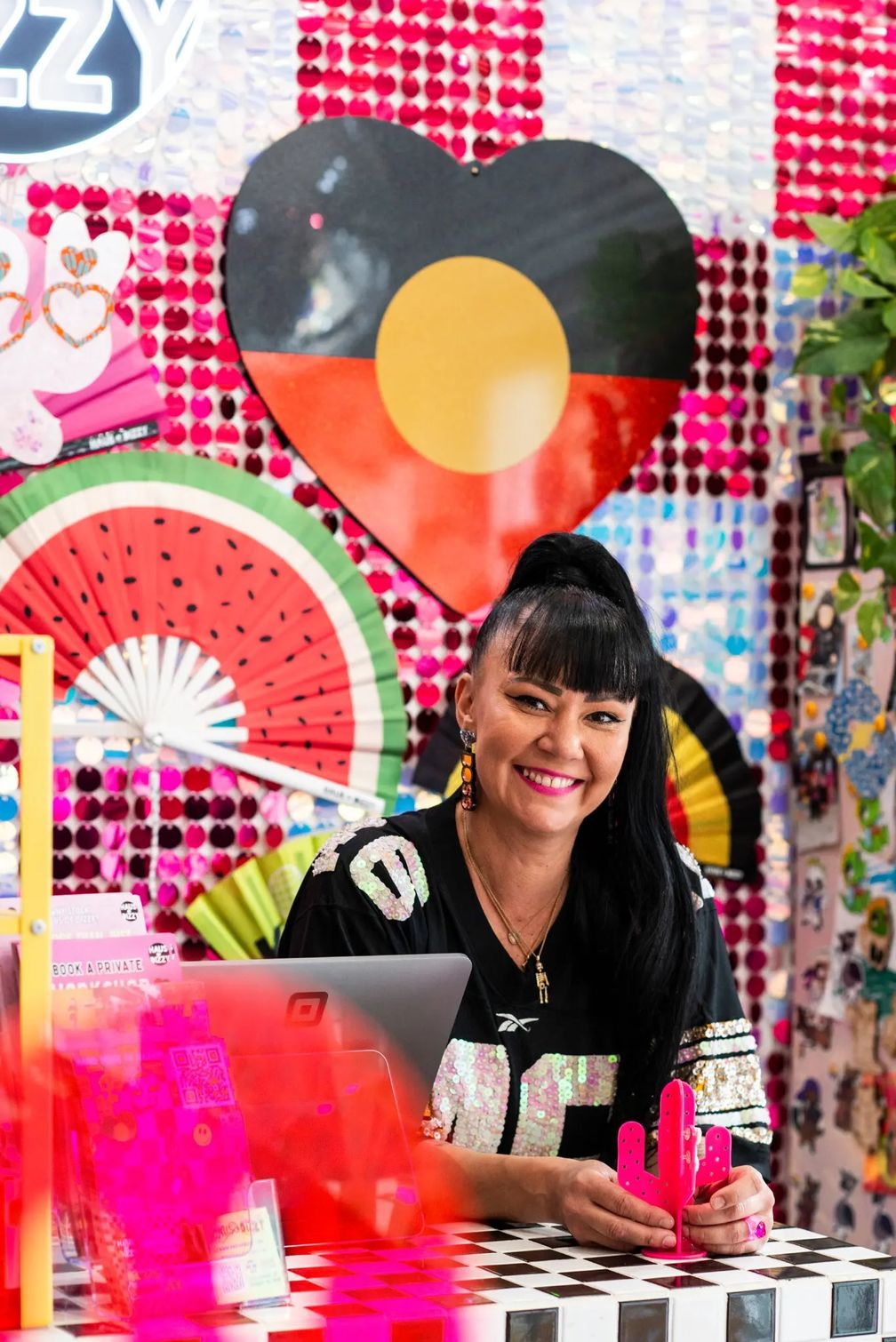 Бижутерия, которая отражает взгляды дизайнера Кристи Дикинсон