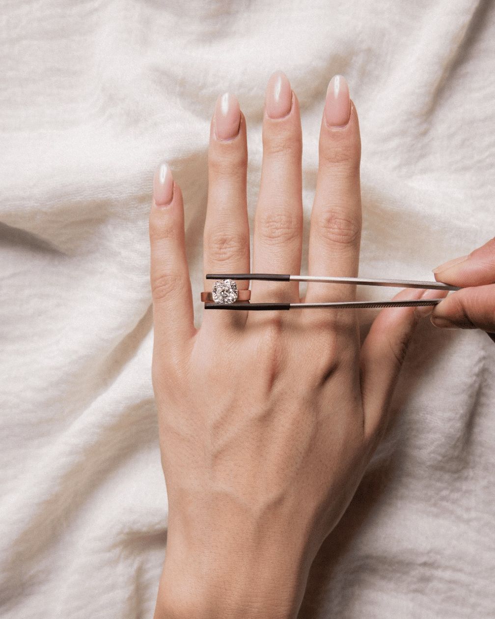 Дизайнеры помолвочных колец, которые в центре внимания в 2026 году, ч. 1