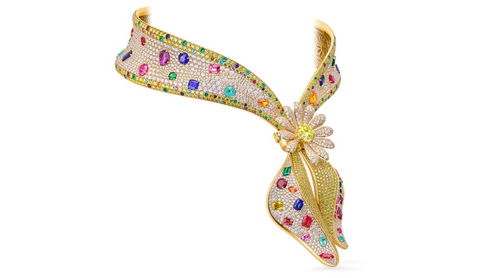 Колье украшено 209 каратами драгоценных камней. Фото: Jacob & Co.