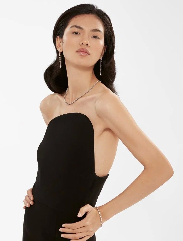 Коллекция Albermale, которую носит модель Qun Ye в последней рекламной кампании Garrard