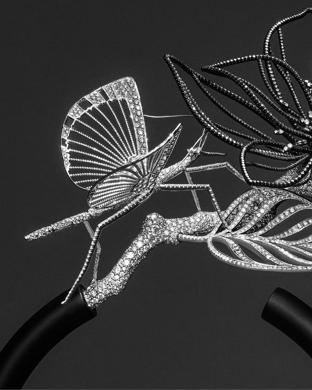 Коллекция Impermanence от Boucheron вдохновлена японской философией ваби-саби и искусством икебаны