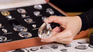 Новый курс школы L’ÉCOLE о помолвочных кольцах и их значении