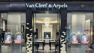 Продажи ювелирных изделий Richemont продолжают расти Продажи ювелирных изделий Richemont продолжают расти