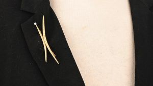 Винтажная брошь, созданная в память о Джоне Ф. Кеннеди, выставлена на аукцион