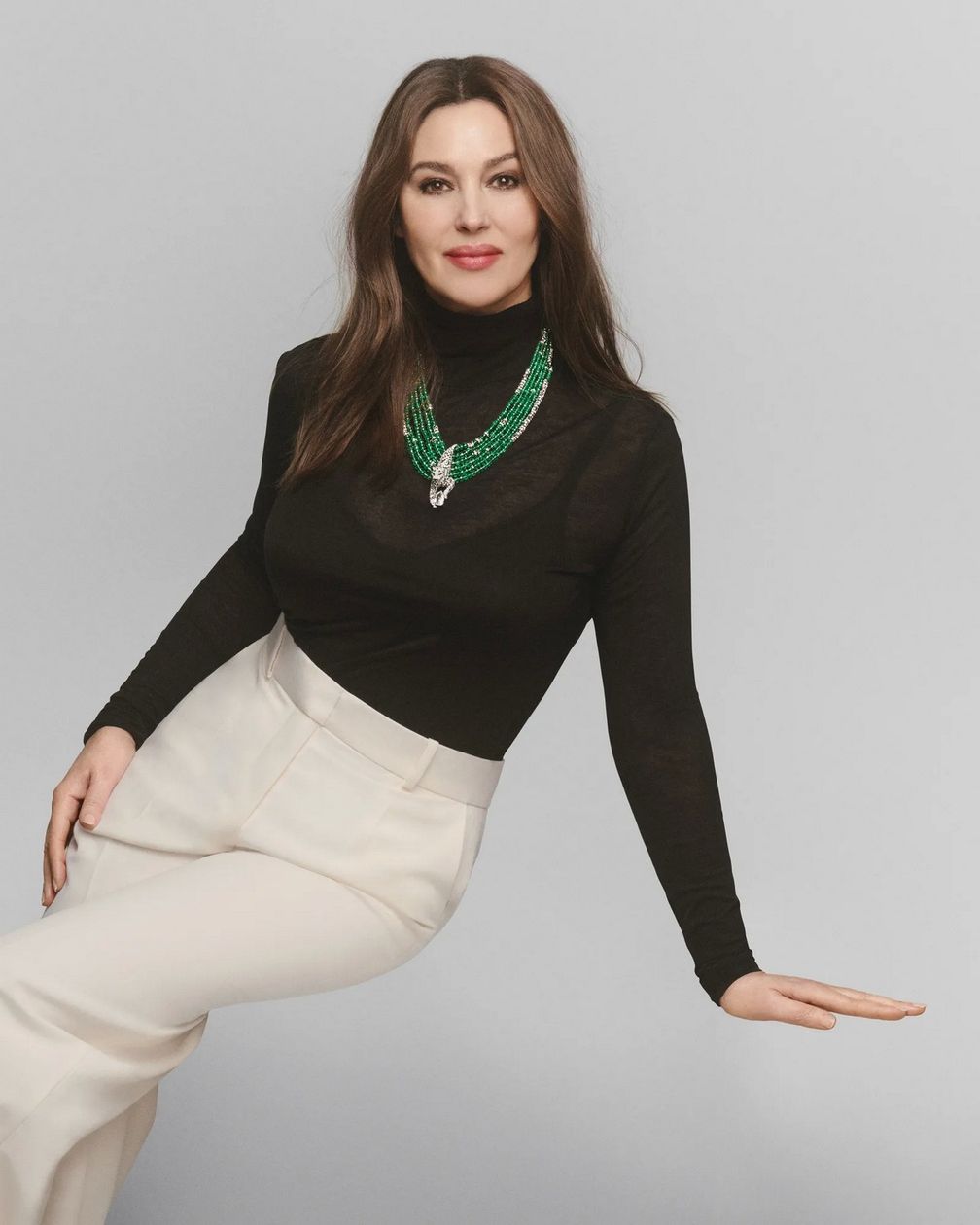 Моника Беллуччи в нефритовом ожерелье от Cartier