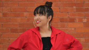 С какими стрижками лучше всего сочетаются серьги-кольца (хупы)?