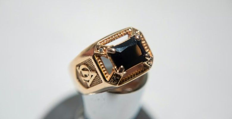 С какими стилями одежды лучше всего сочетается один или несколько перстней?