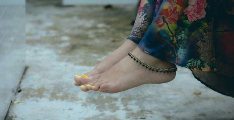 Какие браслеты выбрать для ношения на щиколотке летом?