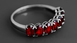 Какие камни могут выдавать за рубин