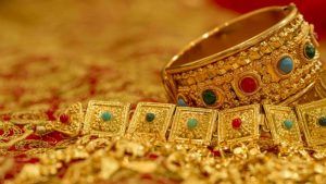 Какие браслеты выбрать для ношения на широком запястье для гармоничного вида?