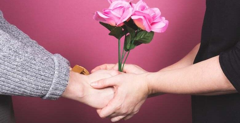 Какие украшения выбрать на празднование чугунной годовщины свадьбы (6 лет)?