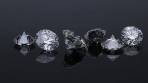 Какие камни могут выдавать за бриллиант