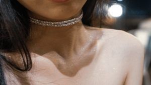 С какими стилями одежды лучше всего сочетается колье-воротник (колар)?