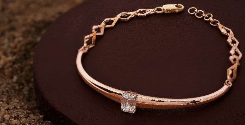 Какие браслеты выбрать для создания модного образа в стиле минимализм?