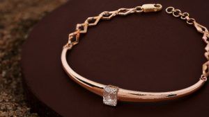 Какие браслеты выбрать для создания модного образа в стиле минимализм?