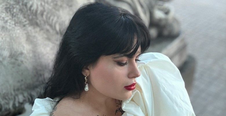 С какими стрижками лучше всего сочетаются серьги-«жемчужные капли»?