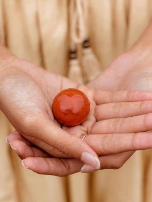 украшение с сердоликом