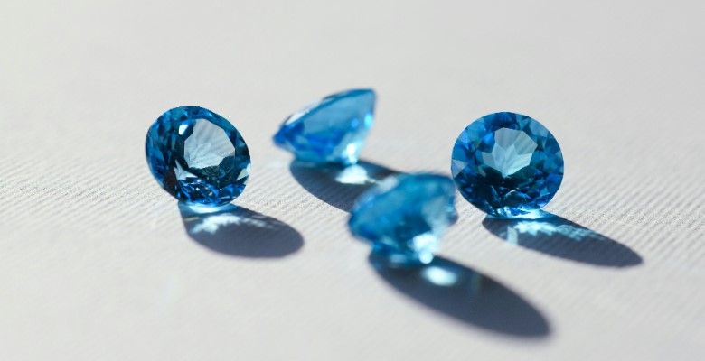 Какие камни могут выдавать за топаз