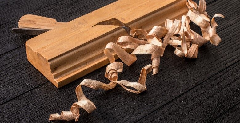 Какие украшения выбрать на празднование деревянной годовщины свадьбы (5 лет)?