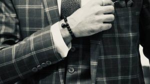 Украшения для деловых мужчин: стандартные и необычные идеи