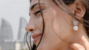 С каким макияжем лучше всего сочетаются серьги-капли