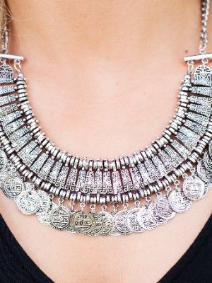 Какие украшения выбрать на празднование цинковой годовщины свадьбы 