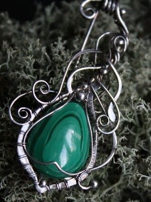 украшение с малахитом