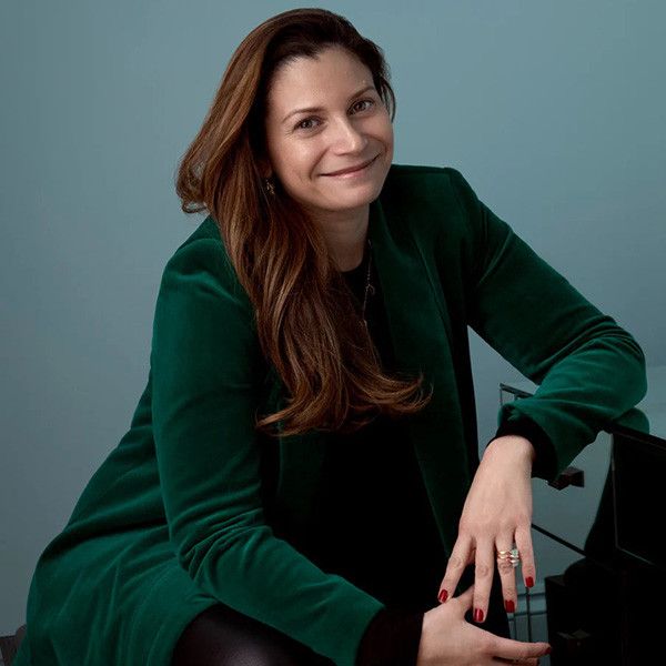 Клара Чехаб, бывший специалист по управлению активами, теперь разрабатывает ювелирные изделия для своего одноименного бренда Клара Чехаб, бывший специалист по управлению активами, теперь разрабатывает ювелирные изделия для своего одноименного бренда