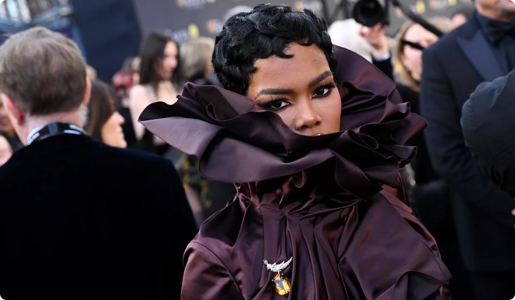 Лучшие украшения с красной дорожки BAFTA 2026 года, ч. 1