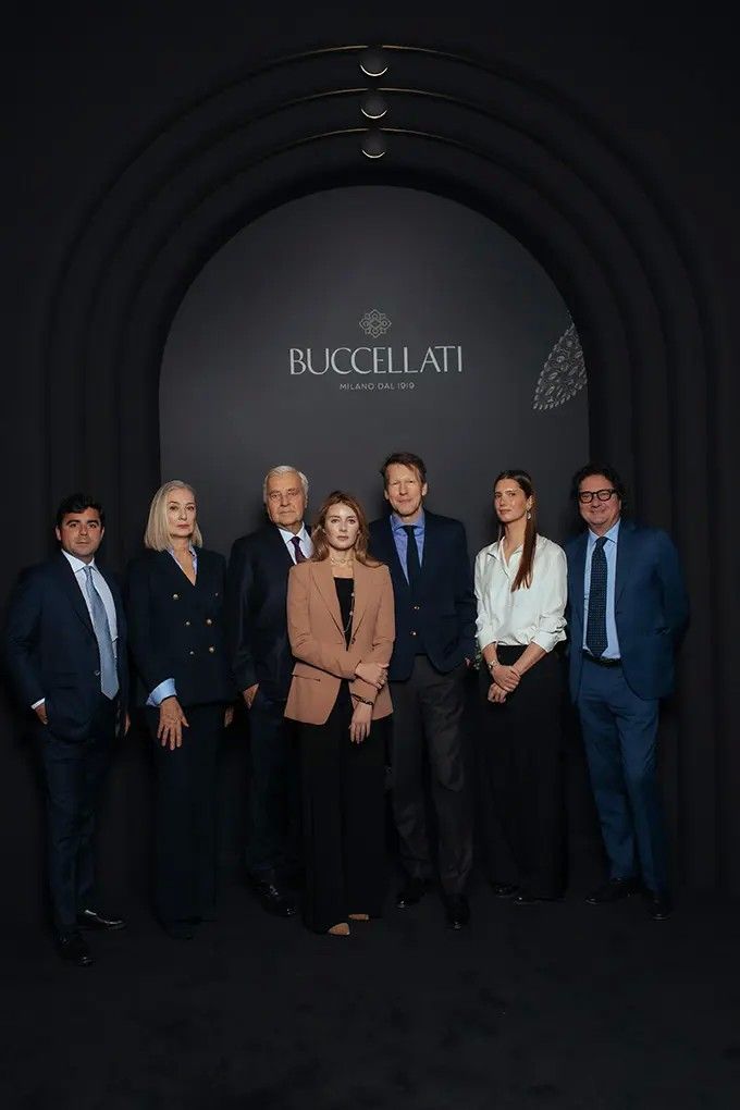 Слева направо: Филиппо, Мария Кристина, Андреа и Лукреция Буччеллати; Николас Лухсингер; Каролина и Лука Буччеллати