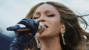 Что такое «бриллианты пустыни» и почему их носят все, от Тейлор Свифт до Бейонсе?