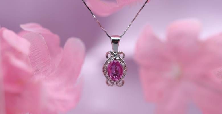 Какой кулон с розовым кварцем выбрать для девочки-подростка