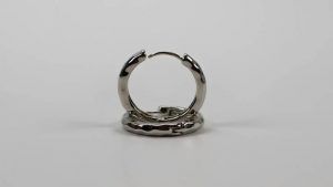 Какие серьги выбрать для уличного стиля