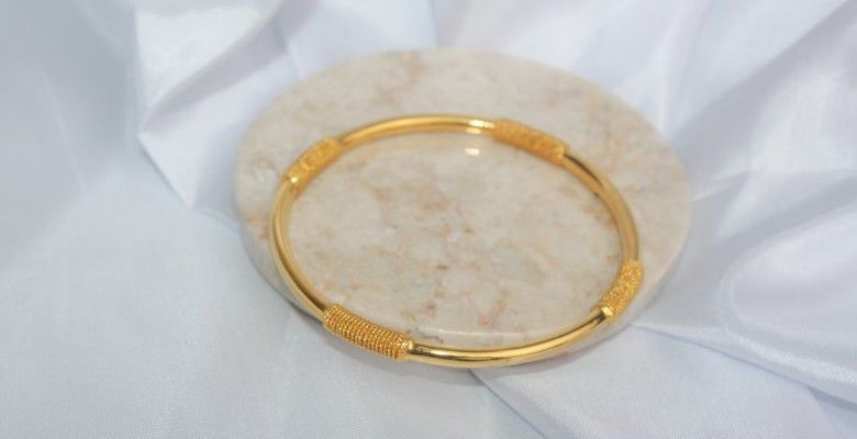 Какие браслеты выбрать для образа в стиле «парижанка»?