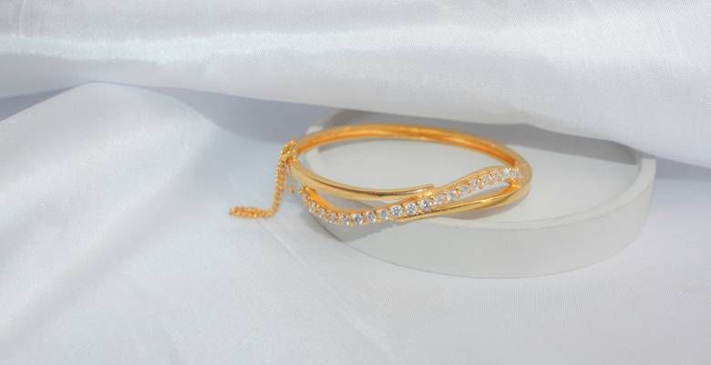 Какие браслеты выбрать для стиля ретро?