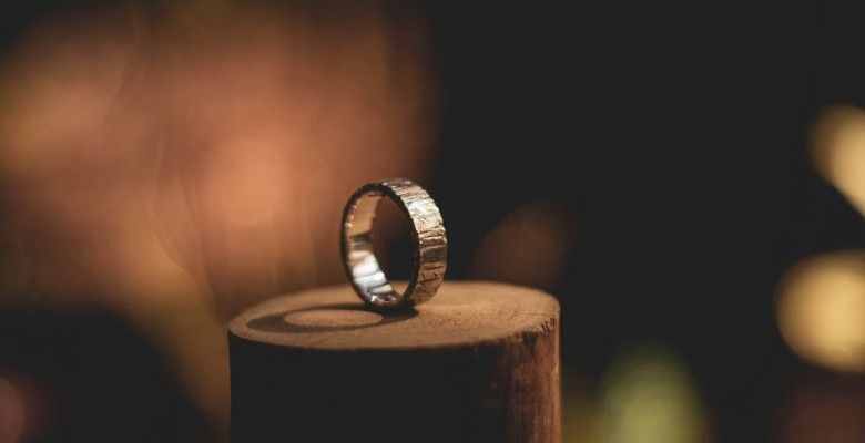 Какое кольцо выбрать аллергикам