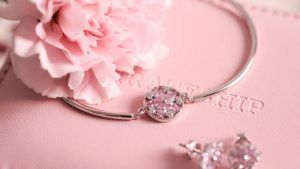 Какой браслет с розовым кварцем выбрать для привлечения любви