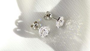 Какие серьги выбрать аллергикам с чувствительной кожей