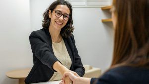 Какие серьги выбрать для собеседования, чтобы произвести правильное впечатление