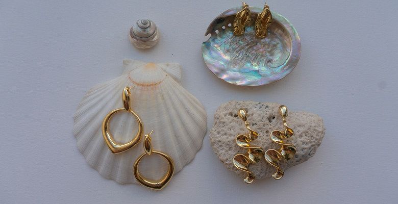 Какие серьги выбрать для пляжного образа и отдыха у моря