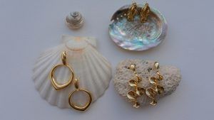 Какие серьги выбрать для пляжного образа и отдыха у моря